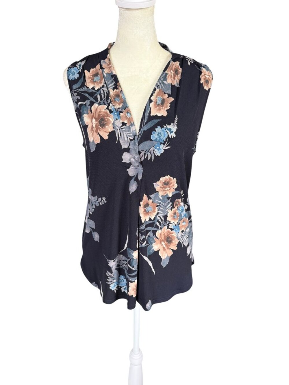 Beacon women's black and ivory floral sleeveless v-neck stretchy blouse size S